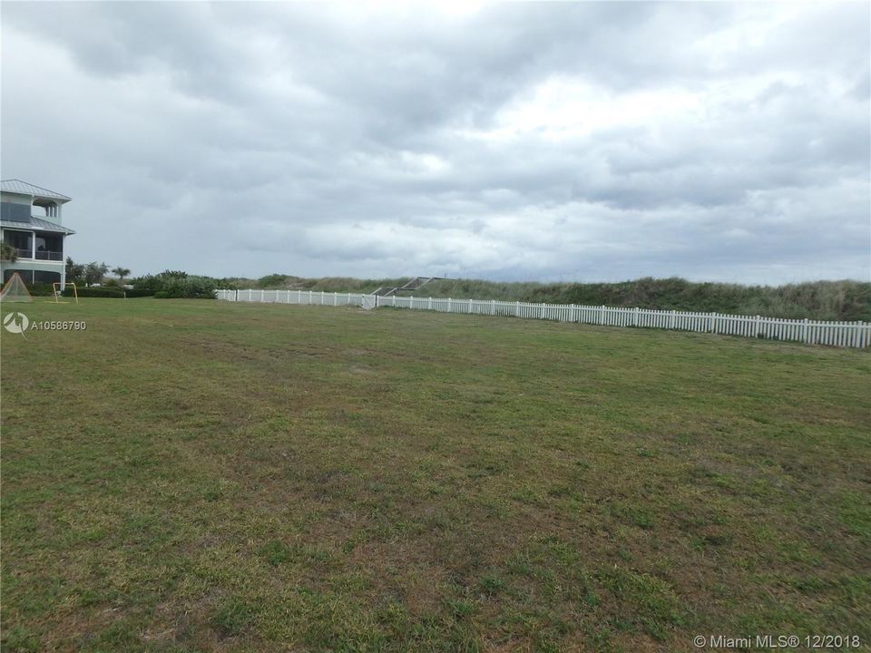 Недавно продано: $360,000 (0.10 acres)