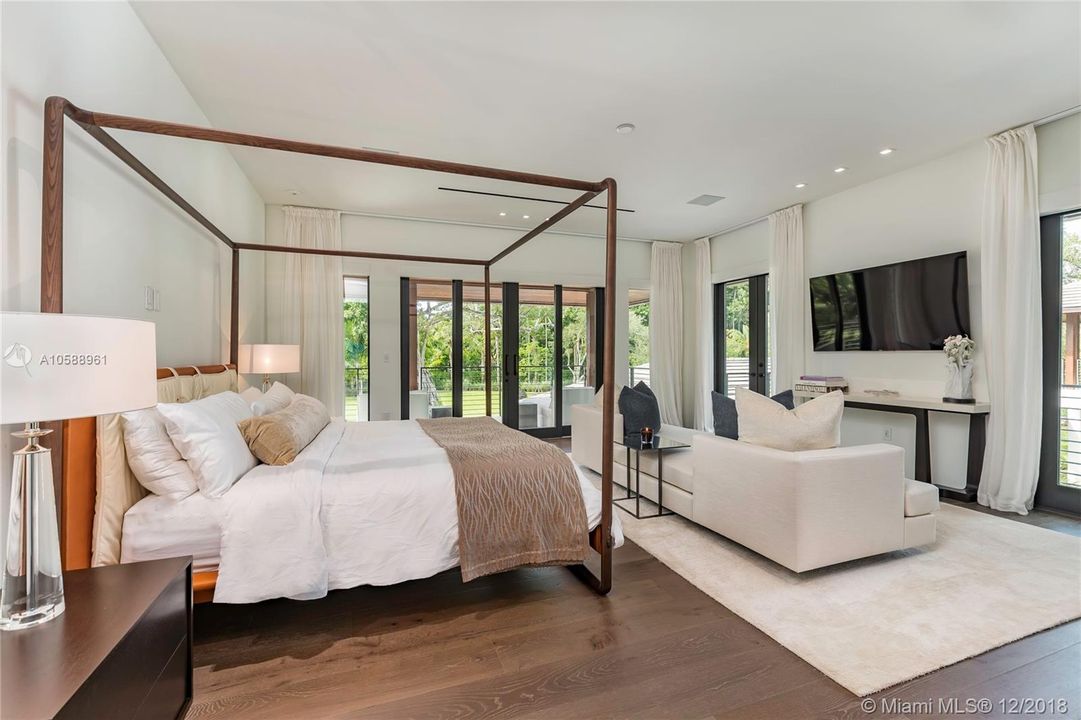 Vendido Recientemente: $17,500,000 (6 camas, 9 baños, 0 Pies cuadrados)