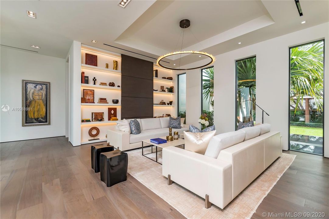 Vendido Recientemente: $17,500,000 (6 camas, 9 baños, 0 Pies cuadrados)