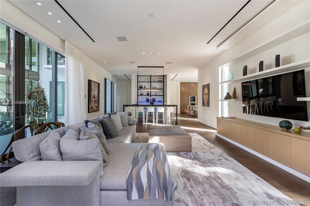 Vendido Recientemente: $17,500,000 (6 camas, 9 baños, 0 Pies cuadrados)