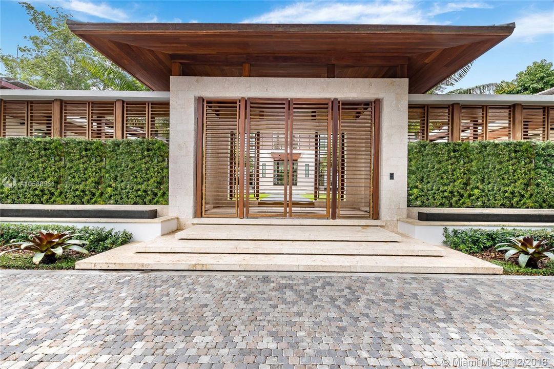 Vendido Recientemente: $17,500,000 (6 camas, 9 baños, 0 Pies cuadrados)
