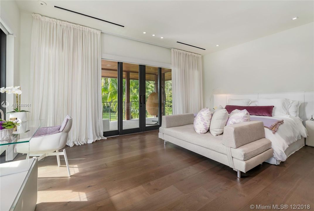 Vendido Recientemente: $17,500,000 (6 camas, 9 baños, 0 Pies cuadrados)