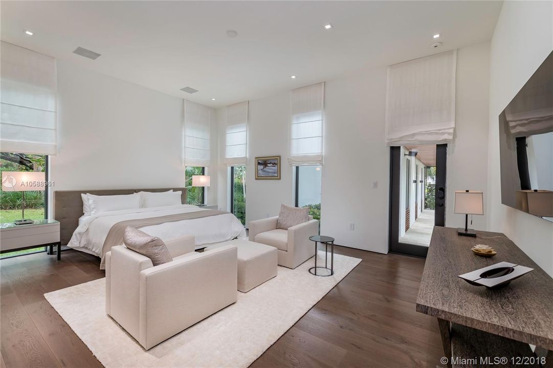 Vendido Recientemente: $17,500,000 (6 camas, 9 baños, 0 Pies cuadrados)