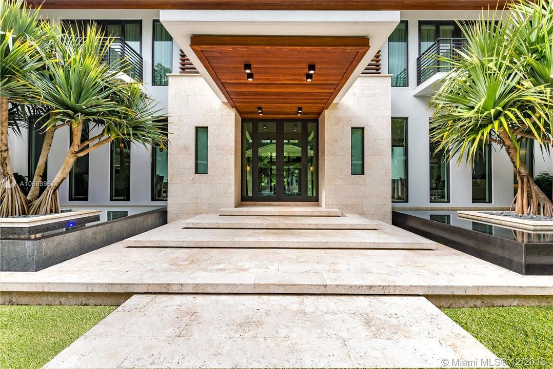 Vendido Recientemente: $17,500,000 (6 camas, 9 baños, 0 Pies cuadrados)