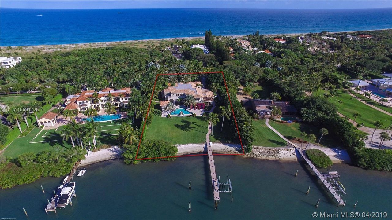 Recently Sold: $8,750,000 (6 beds, 6 baths, 8217 Square Feet)