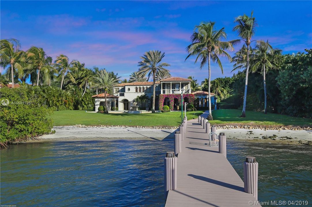 Recently Sold: $8,750,000 (6 beds, 6 baths, 8217 Square Feet)