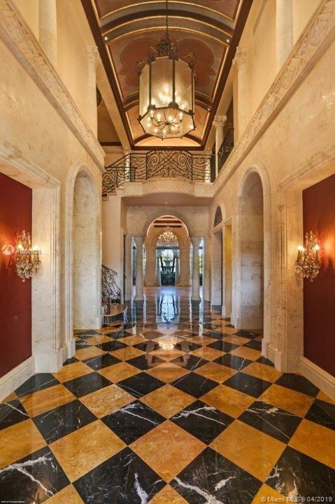 Recently Sold: $8,750,000 (6 beds, 6 baths, 8217 Square Feet)