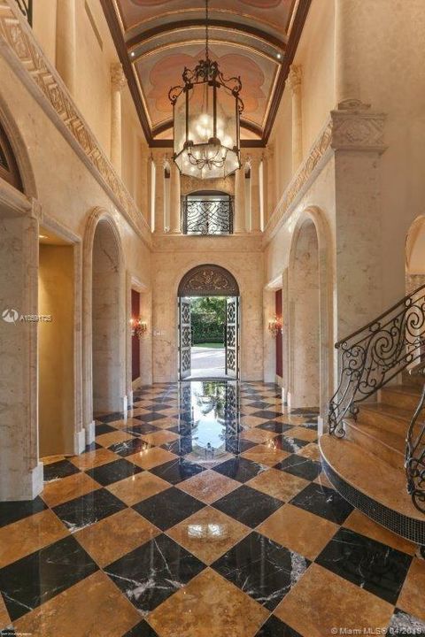 Recently Sold: $8,750,000 (6 beds, 6 baths, 8217 Square Feet)