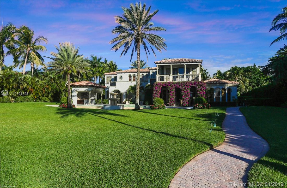 Recently Sold: $8,750,000 (6 beds, 6 baths, 8217 Square Feet)