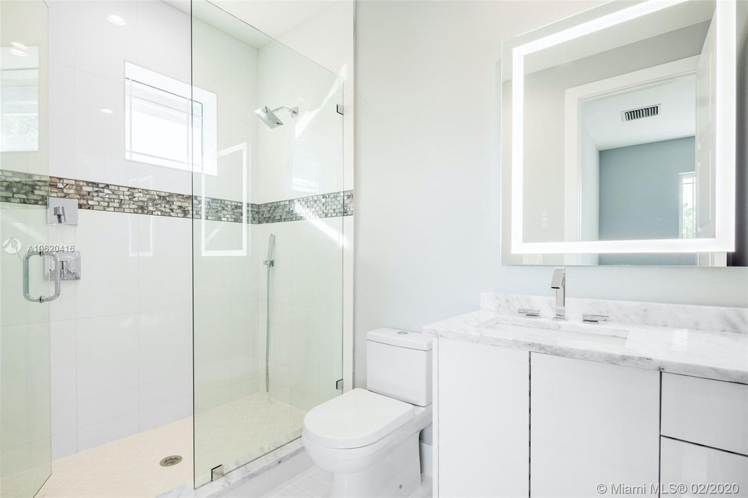 Vendido Recientemente: $3,495,000 (6 camas, 7 baños, 7088 Pies cuadrados)