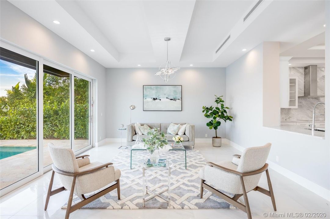 Vendido Recientemente: $3,495,000 (6 camas, 7 baños, 7088 Pies cuadrados)