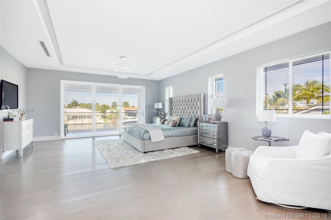 Vendido Recientemente: $3,495,000 (6 camas, 7 baños, 7088 Pies cuadrados)