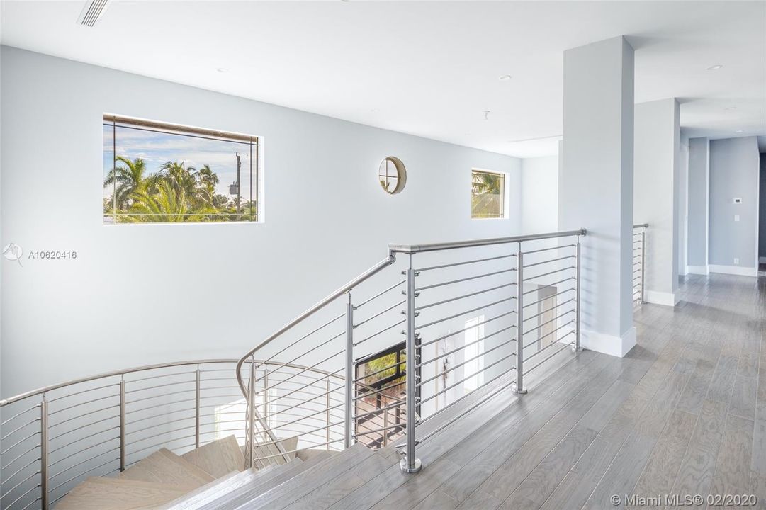 Vendido Recientemente: $3,495,000 (6 camas, 7 baños, 7088 Pies cuadrados)