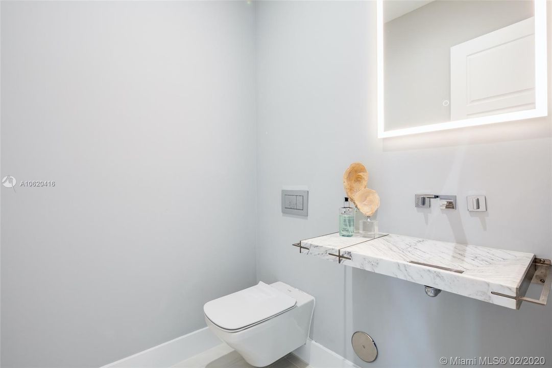 Vendido Recientemente: $3,495,000 (6 camas, 7 baños, 7088 Pies cuadrados)