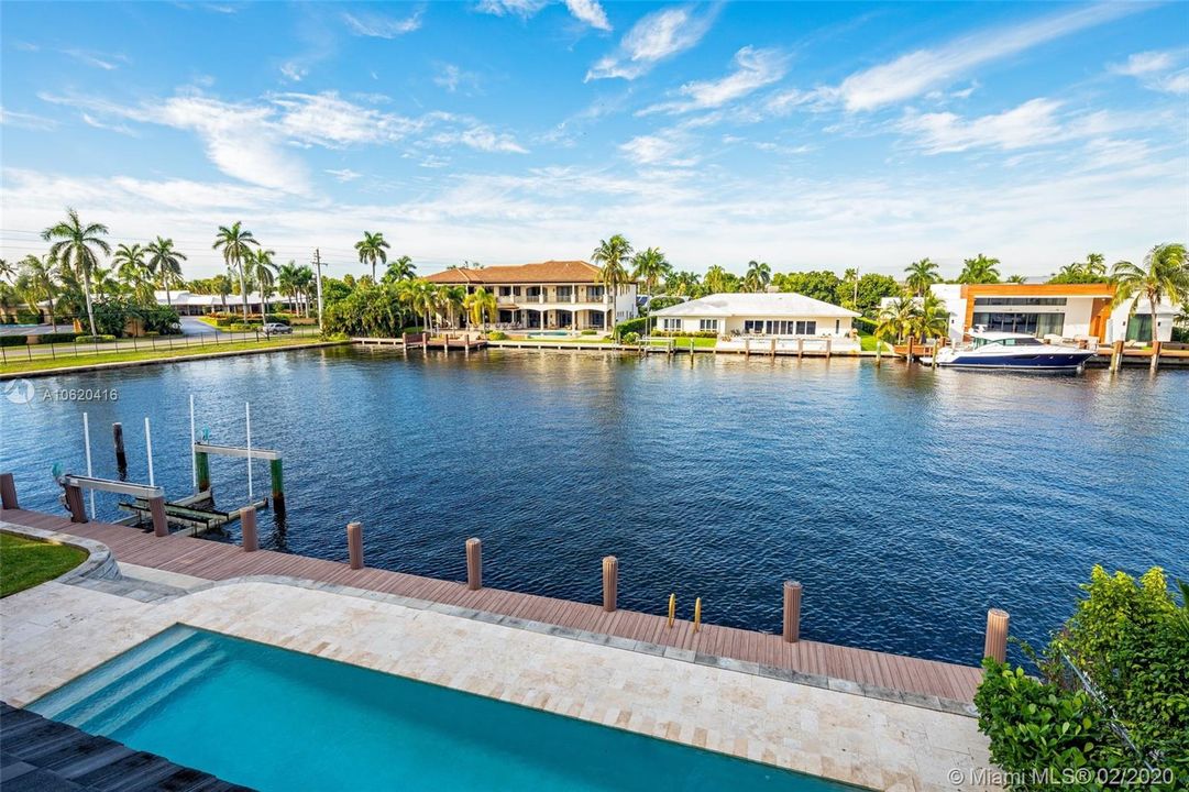 Vendido Recientemente: $3,495,000 (6 camas, 7 baños, 7088 Pies cuadrados)