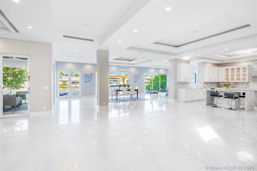 Vendido Recientemente: $3,495,000 (6 camas, 7 baños, 7088 Pies cuadrados)