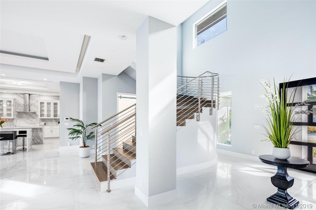 Vendido Recientemente: $3,495,000 (6 camas, 7 baños, 7088 Pies cuadrados)