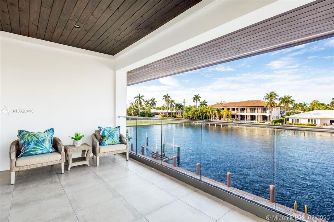 Vendido Recientemente: $3,495,000 (6 camas, 7 baños, 7088 Pies cuadrados)