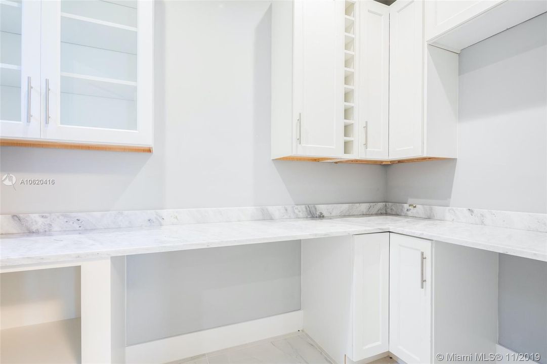 Vendido Recientemente: $3,495,000 (6 camas, 7 baños, 7088 Pies cuadrados)