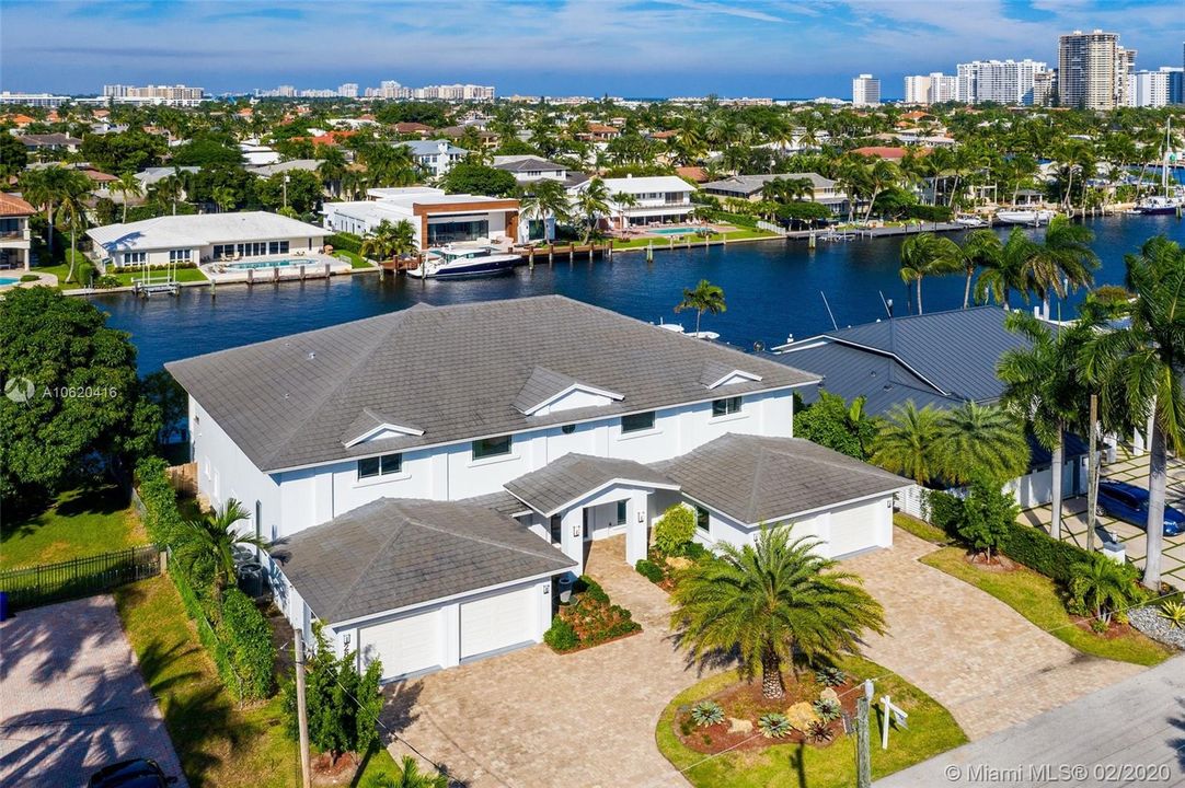 Vendido Recientemente: $3,495,000 (6 camas, 7 baños, 7088 Pies cuadrados)