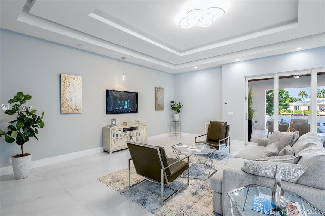 Vendido Recientemente: $3,495,000 (6 camas, 7 baños, 7088 Pies cuadrados)