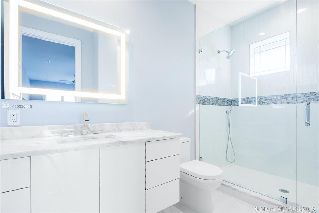 Vendido Recientemente: $3,495,000 (6 camas, 7 baños, 7088 Pies cuadrados)