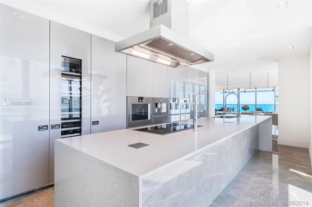 Recently Sold: $16,500,000 (4 beds, 5 baths, 5885 Square Feet)