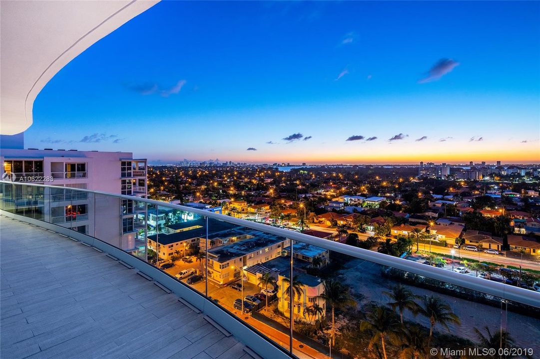 Recently Sold: $16,500,000 (4 beds, 5 baths, 5885 Square Feet)
