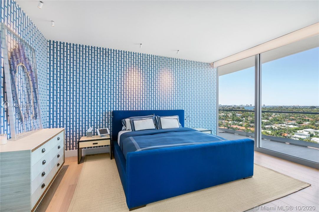 Recently Sold: $16,500,000 (4 beds, 5 baths, 5885 Square Feet)