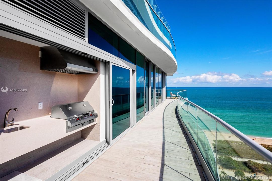 Recently Sold: $16,500,000 (4 beds, 5 baths, 5885 Square Feet)