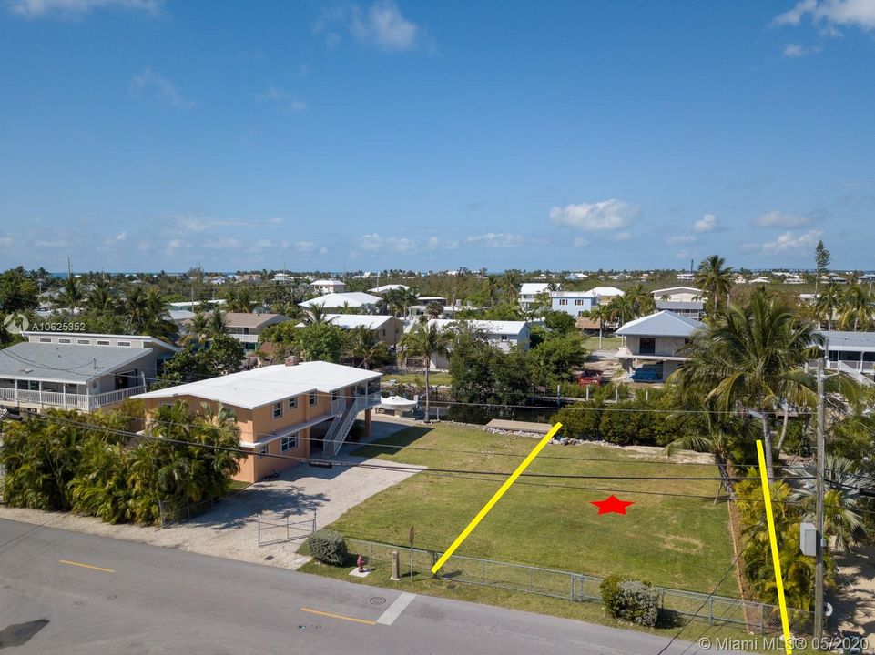 Vendido Recientemente: $375,000 (0.12 acres)