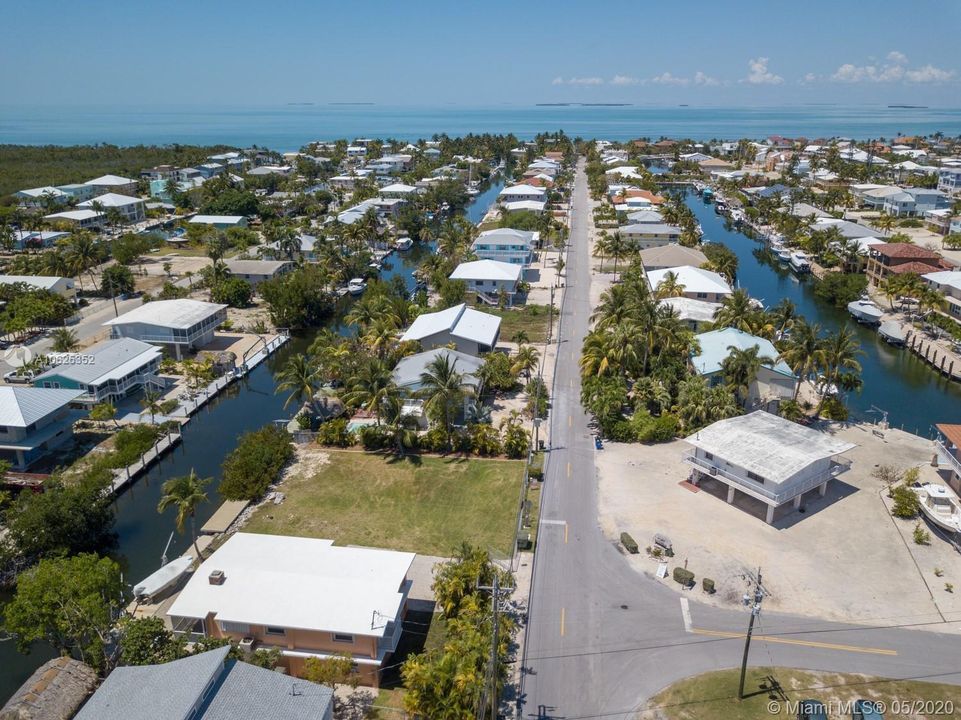 Vendido Recientemente: $375,000 (0.12 acres)