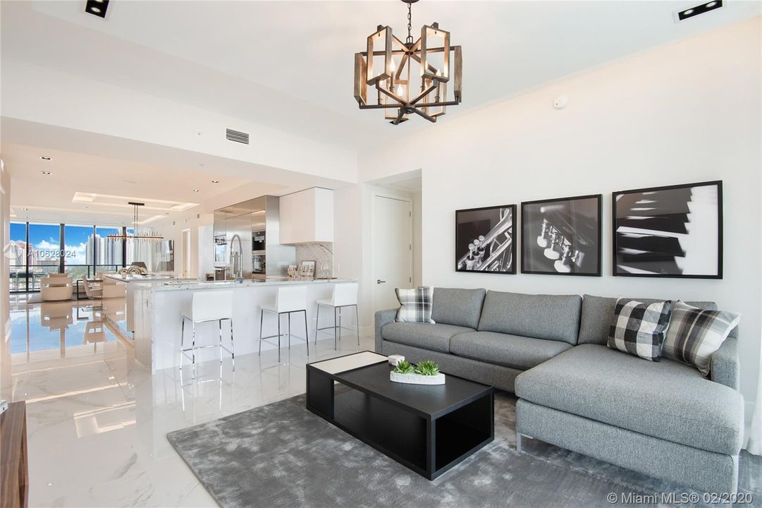 Recently Sold: $3,299,000 (3 beds, 4 baths, 2791 Square Feet)