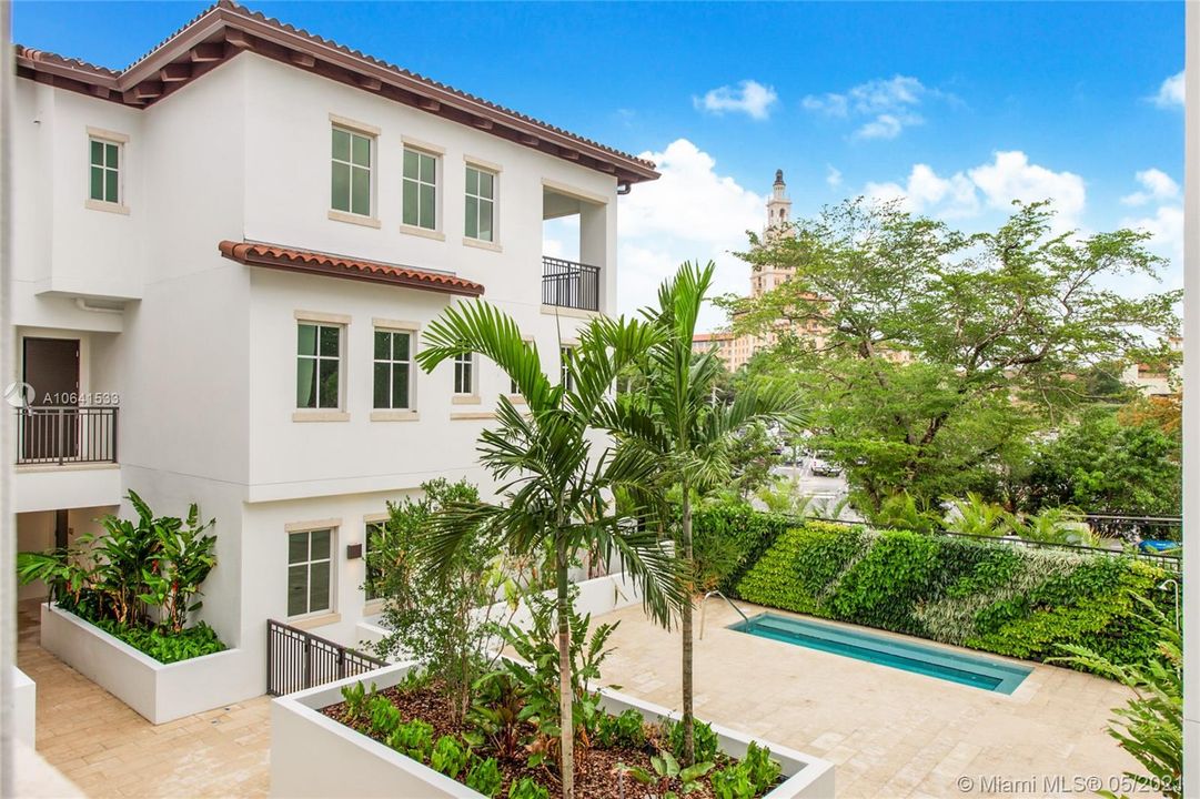 Recently Sold: $2,442,572 (4 beds, 4 baths, 2685 Square Feet)