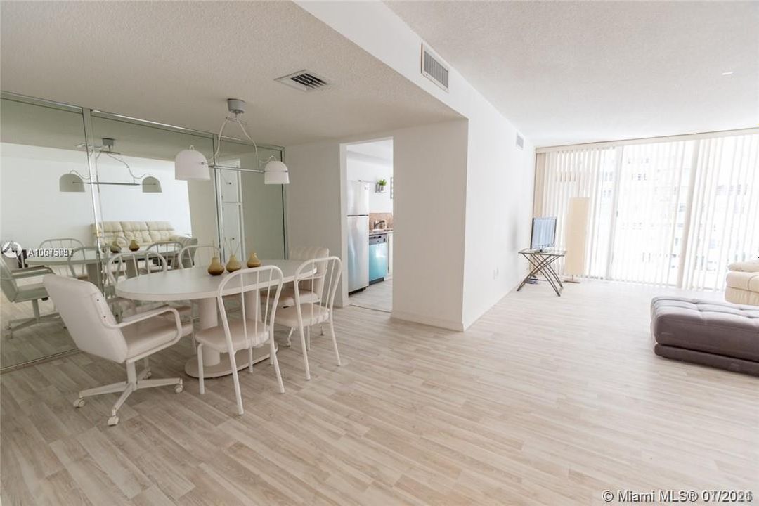 Recently Sold: $250,000 (2 beds, 2 baths, 1565 Square Feet)