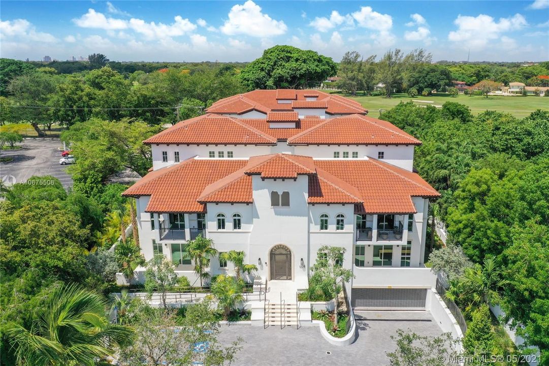 Recently Sold: $2,550,000 (4 beds, 4 baths, 2685 Square Feet)