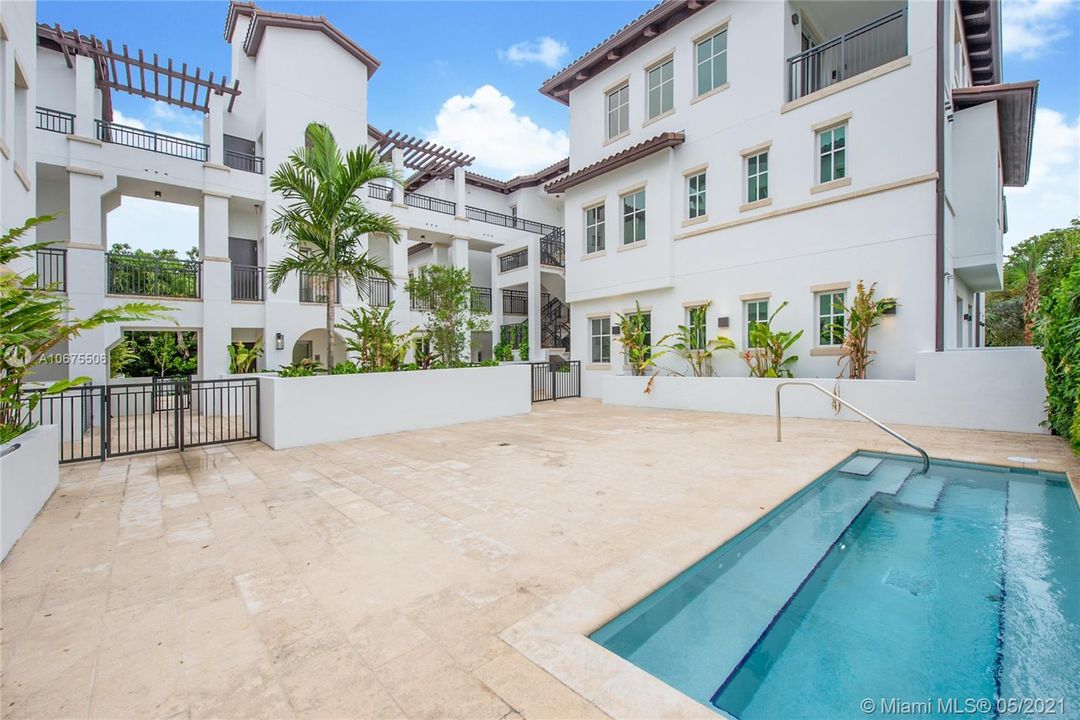 Recently Sold: $2,550,000 (4 beds, 4 baths, 2685 Square Feet)