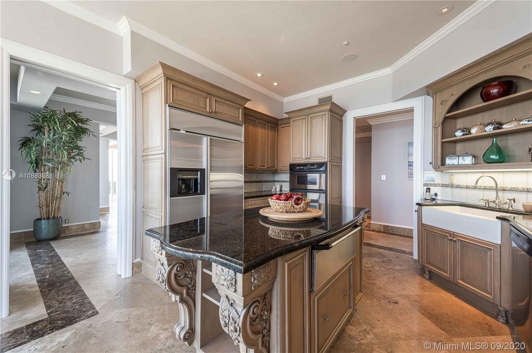 Vendido Recientemente: $4,150,000 (4 camas, 4 baños, 6381 Pies cuadrados)