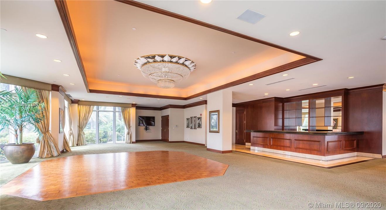 Vendido Recientemente: $4,150,000 (4 camas, 4 baños, 6381 Pies cuadrados)