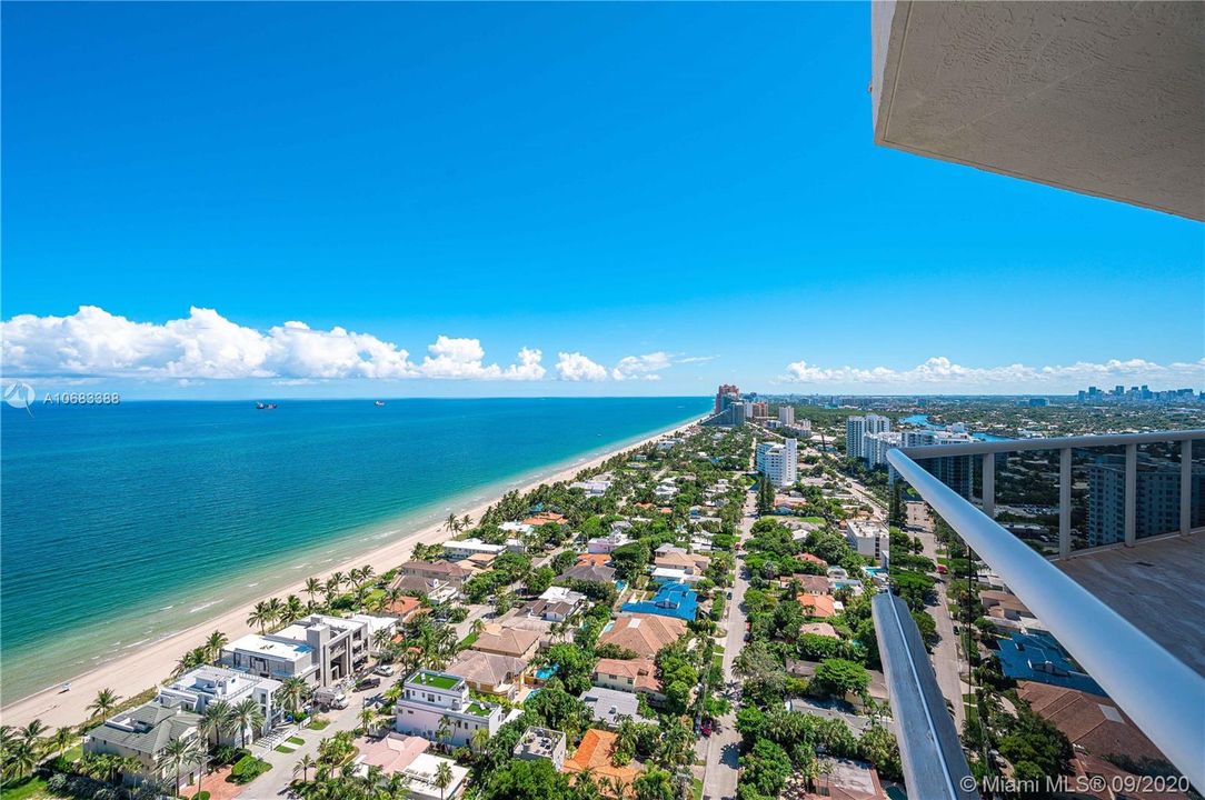Vendido Recientemente: $4,150,000 (4 camas, 4 baños, 6381 Pies cuadrados)