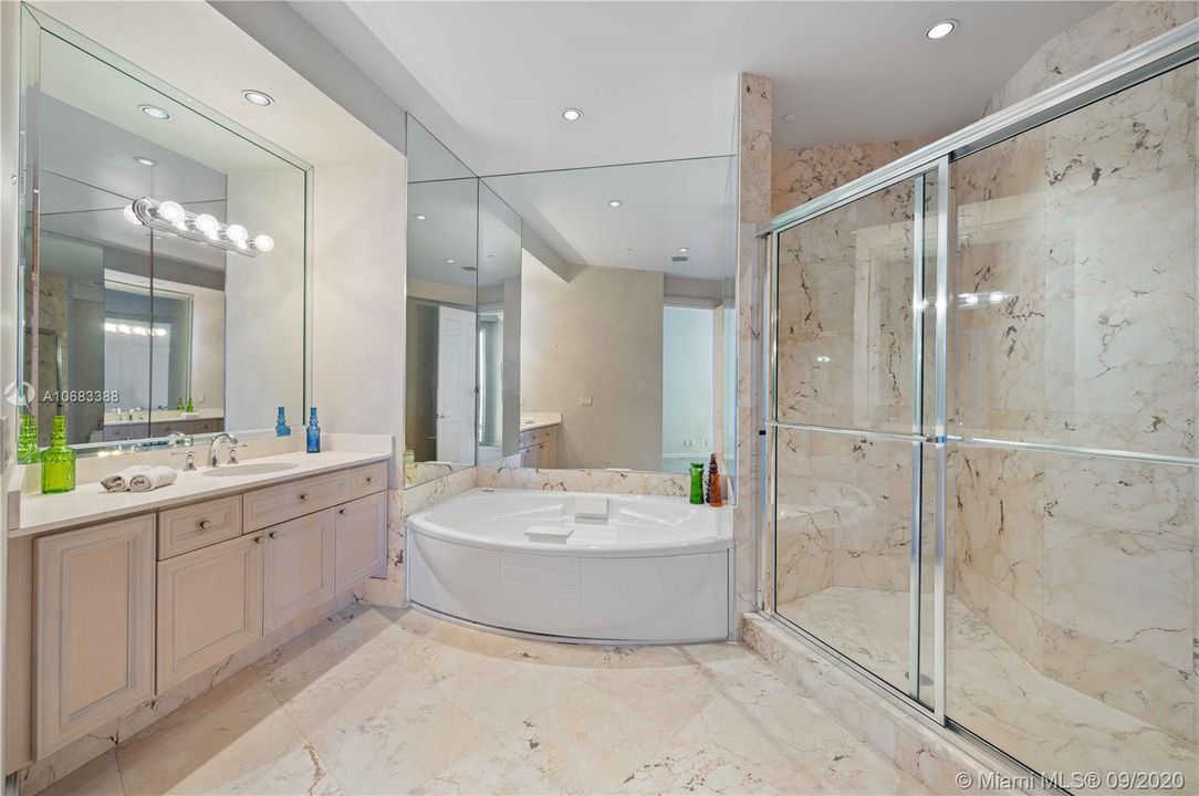 Vendido Recientemente: $4,150,000 (4 camas, 4 baños, 6381 Pies cuadrados)