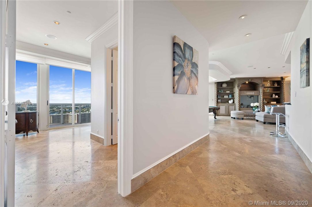 Vendido Recientemente: $4,150,000 (4 camas, 4 baños, 6381 Pies cuadrados)