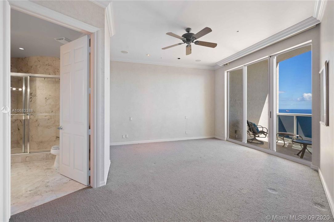 Vendido Recientemente: $4,150,000 (4 camas, 4 baños, 6381 Pies cuadrados)