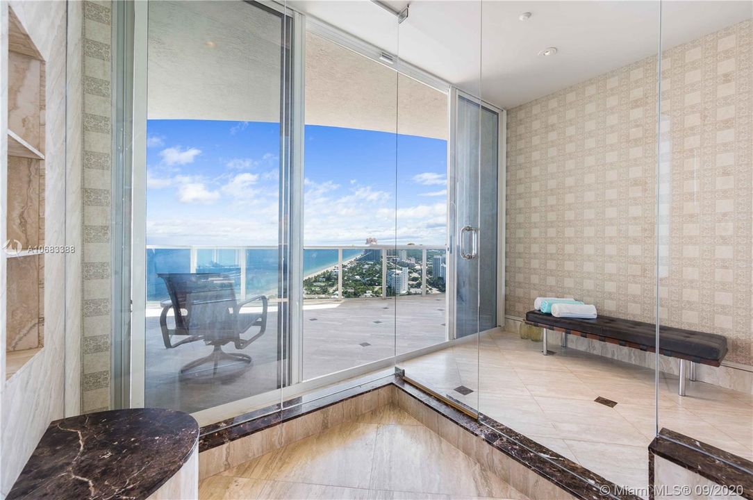 Vendido Recientemente: $4,150,000 (4 camas, 4 baños, 6381 Pies cuadrados)