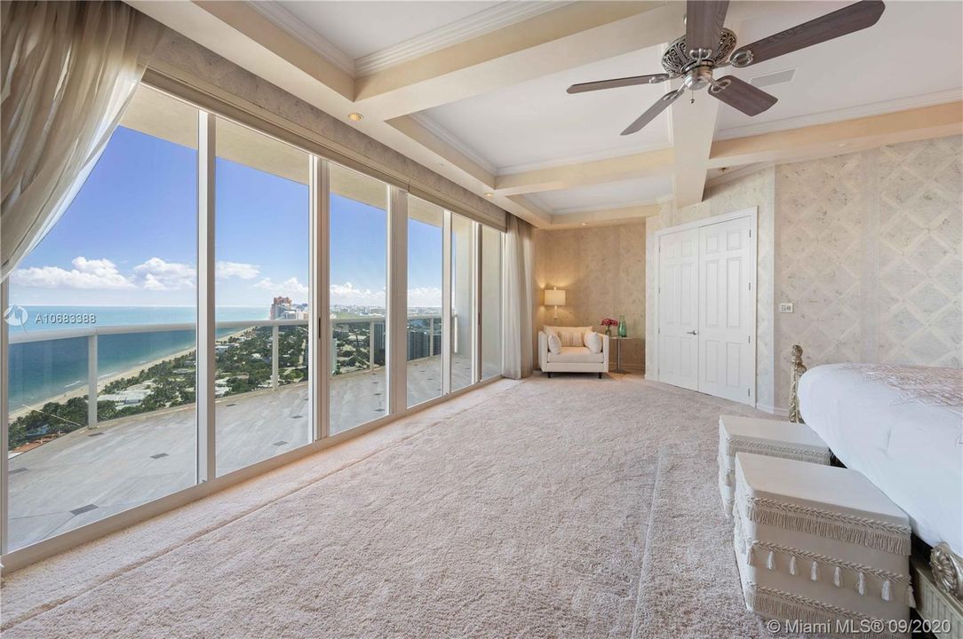 Master suite has sitting area, elevated bed to see the ocean and amazing views