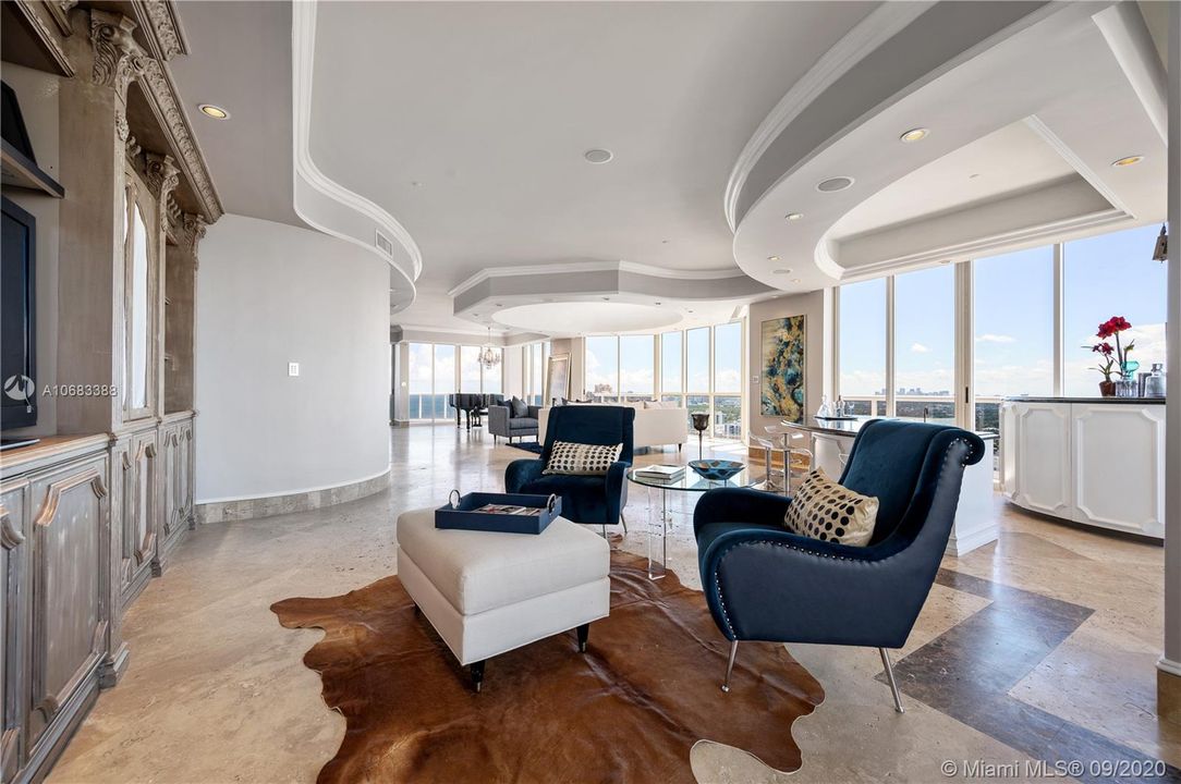Vendido Recientemente: $4,150,000 (4 camas, 4 baños, 6381 Pies cuadrados)