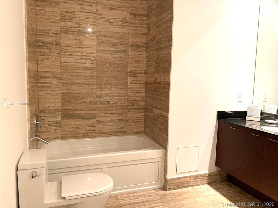 Recently Rented: $3,700 (2 beds, 2 baths, 1435 Square Feet)