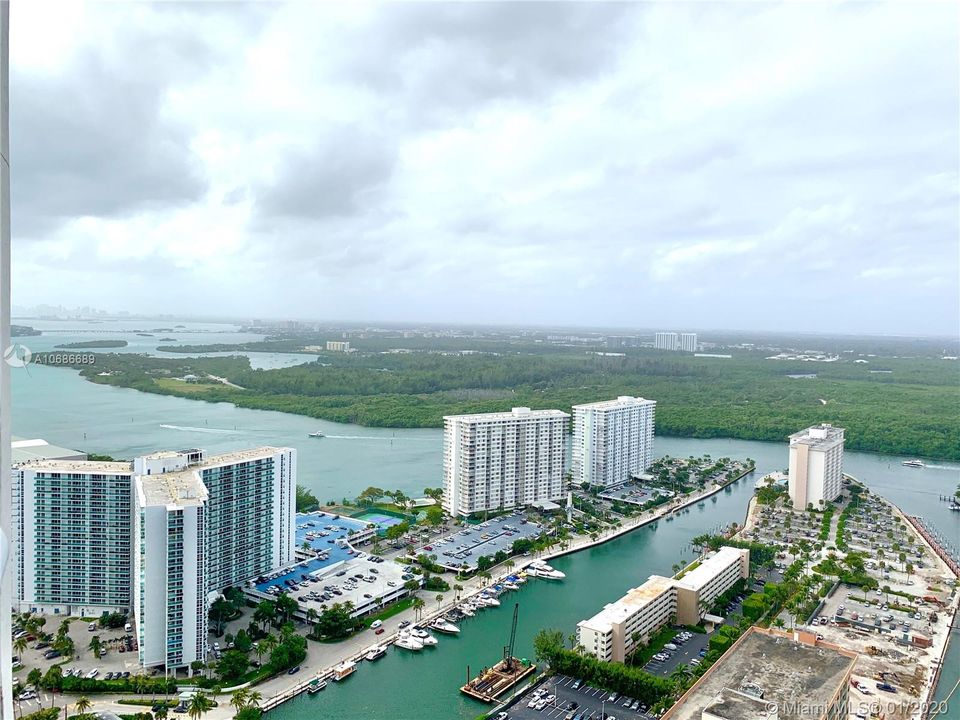 Recently Rented: $3,700 (2 beds, 2 baths, 1435 Square Feet)