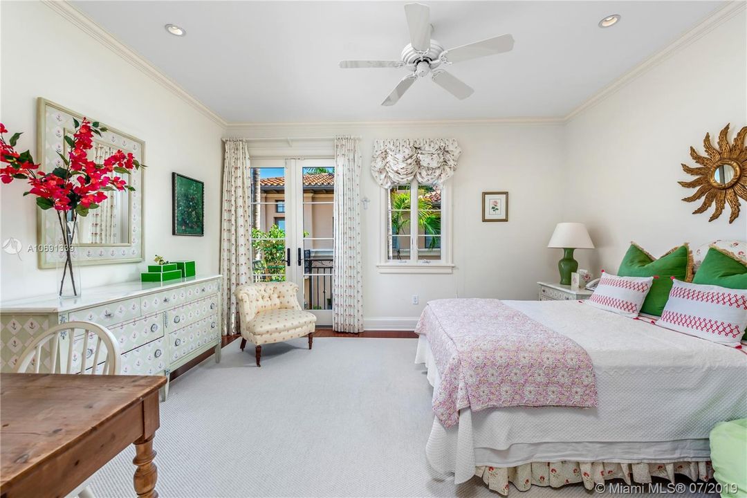 CHILDREN'S BEDROOM