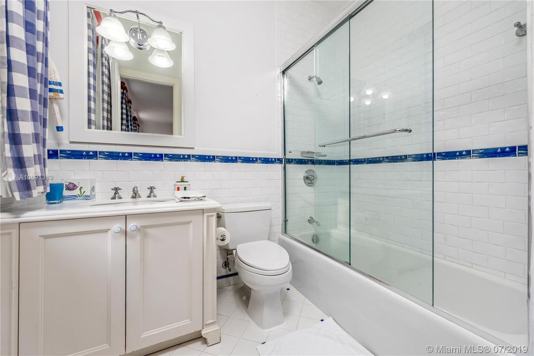 ALL CHILDREN'S BEDROOMS HAVE THEIR OWN BATHROOMS
